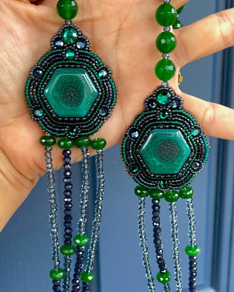 Hand Painted Cabochons, Green Agate, Light & Dark Blue Crystal b